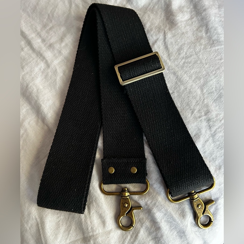 Parker Thatch Adjustable Crossbody Strap Black